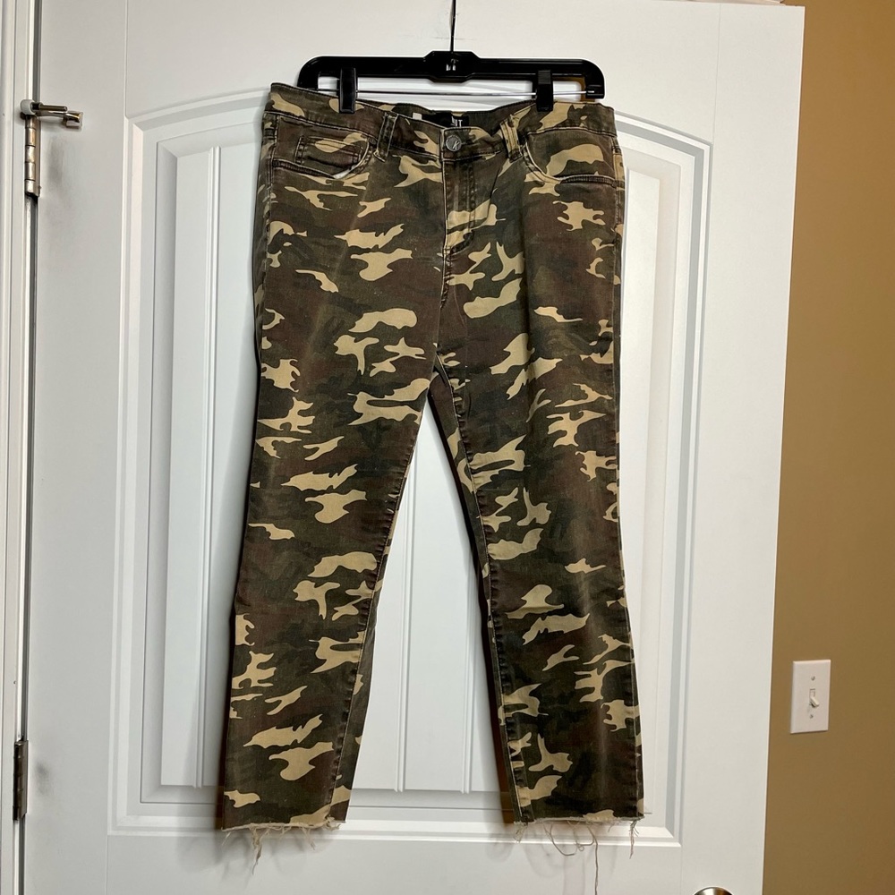 Kut from the Kloth Connie Skinny Crop Camo Jeans 14 EUC